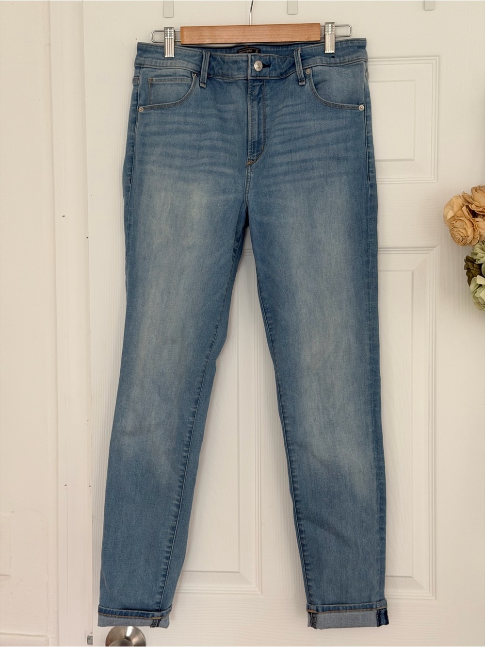 Abercrombie & Fitch Light Wash Skinny Jeans